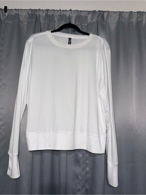Vuori White Long-Sleeve Crew Sweatshirt